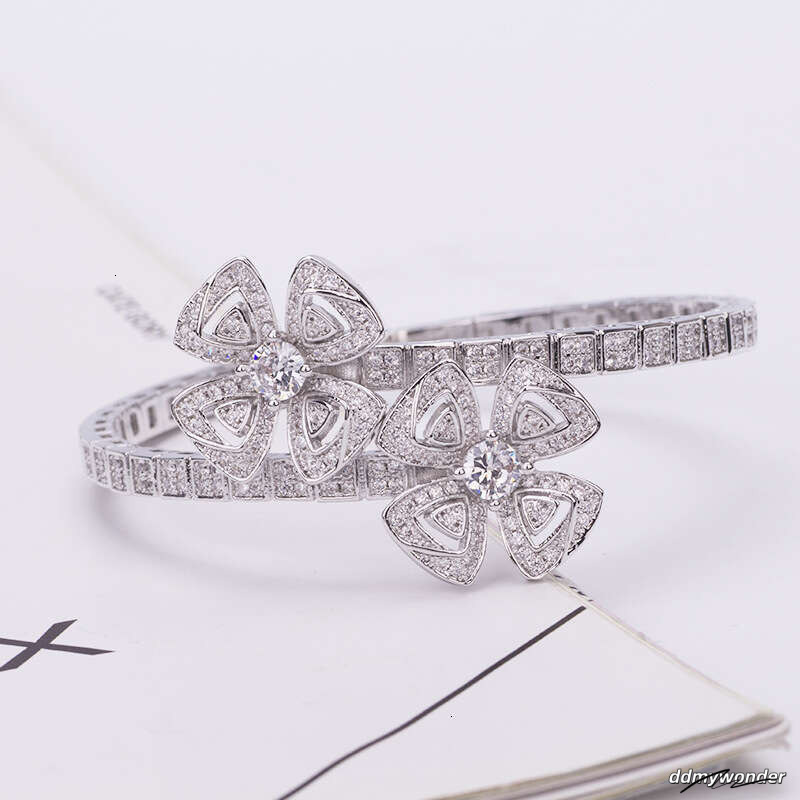 New Eternal Petal Bracelet With Zircon Inlay Fashionable Modern Jewelry For Women Spring Snake Bone Hollow Double Flower Accessories