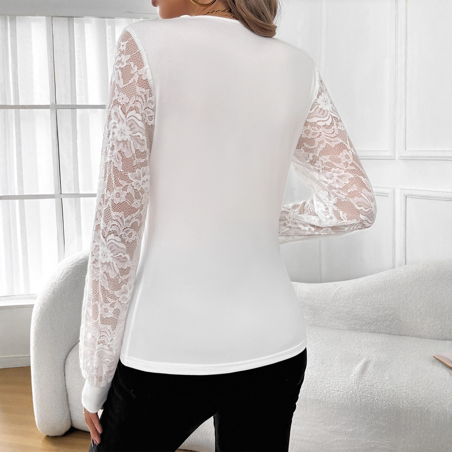 2025 Winter New Women's S Solid Color V-neck Lace Patch Water Diamond Lantern Sleeve T-shirt Top Autumn/Winter New Designer Knitted Clothing