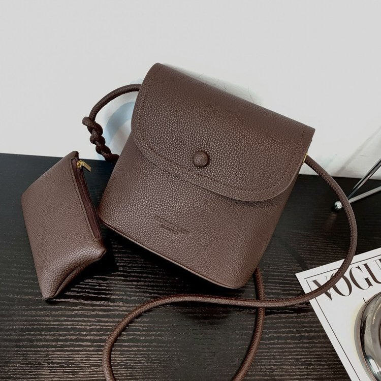 Free shipping designer TikTok Trendy New Bucket Bag for Women Lightweight Crossbody Bag Casual Shoulder Bag Versatile Summer Ultra-Soft Phone Bag
