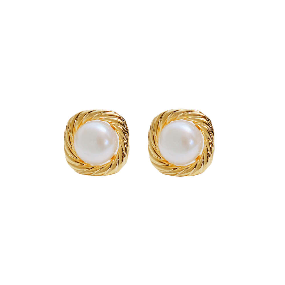 Elegant Metal Wrapped Freshwater Pearl Sier Needle Fashion Simple High-end Earrings for Women