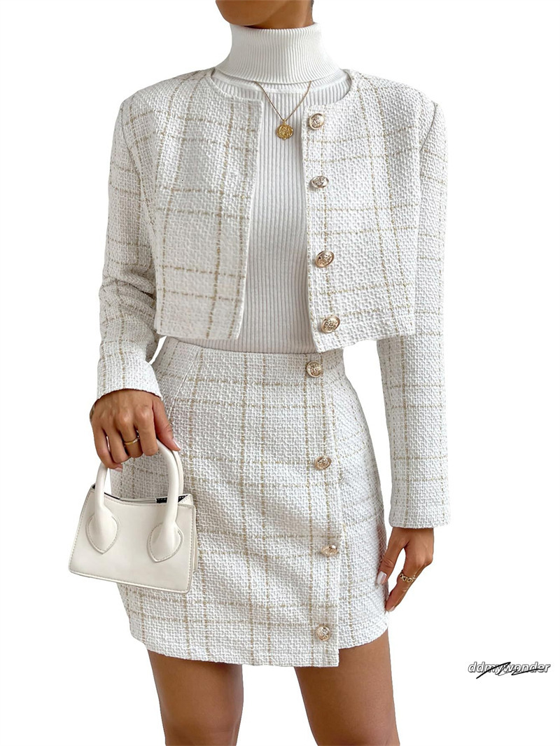 Free Shipping Designer High-End Classic Quality Top Jacket Hot Selling Light Half Body Short Skirt Set