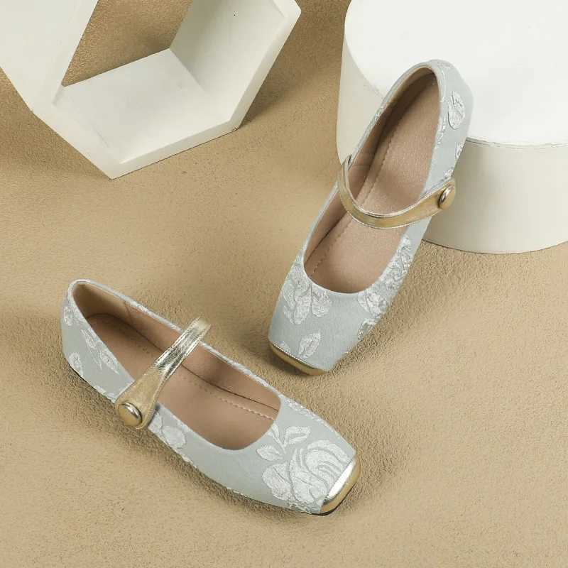 New Plus Size 44 Womens Flat Ballet Shoes Summer Retro Square Toe Satin Mary Jane Shoes SpringAutumn Women Single Shoes W250910