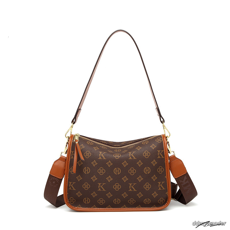 Designer Free Shipping Light High Quality Classic Tote Bag Versatile Vintage High-Capacity Fashion Handbag For Woman