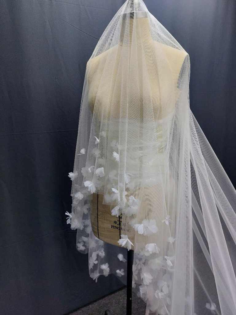 Romantic 3D Floral Wedding Veils One Layer Long Cathedral Length Bridal Veis For Wedding Ceremony Bridal Accessorios Custom Made