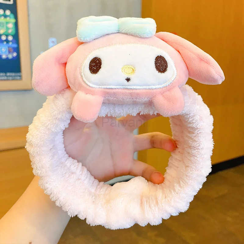 Sanrio Kuromi Sanrio Character Facial Mask with Detachable Hairband - Adorable Design for Fun Bath Time