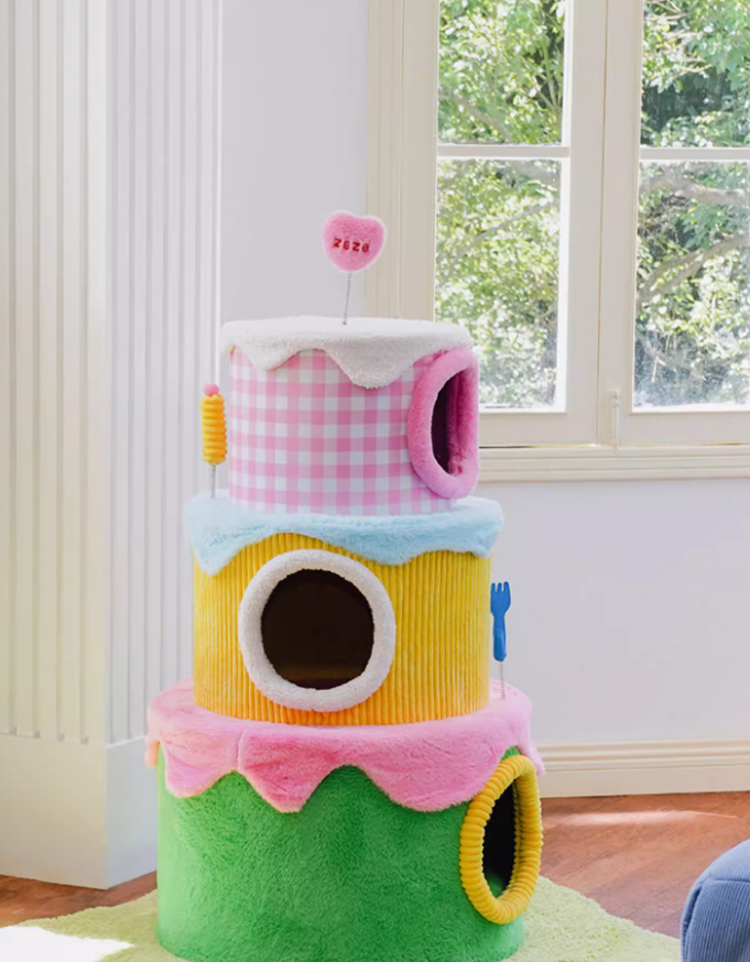 Jumping Platform Integrated into Pet Bed Design Ultimate Play Area for Cats