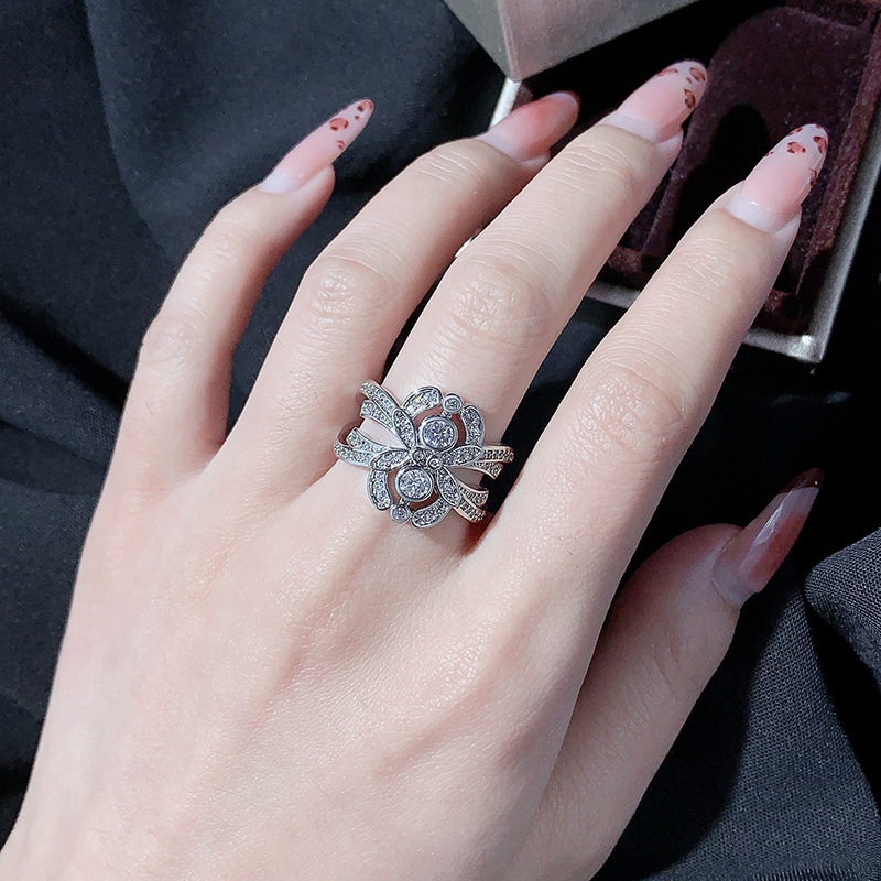 Luxury Brand Designer Jewelry Tiktok Fashion European And American Style Jewelry Retro Floral Zircon Ring Exquisite Flower Round Diamond Women's 