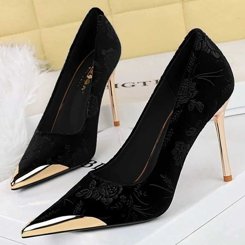 BIGTREE Shoes women 9 cm 4 cm Heels Flower embossing Women Pumps Metal pointed tip High Heels Stilettos Elegant banquet shoes W250910