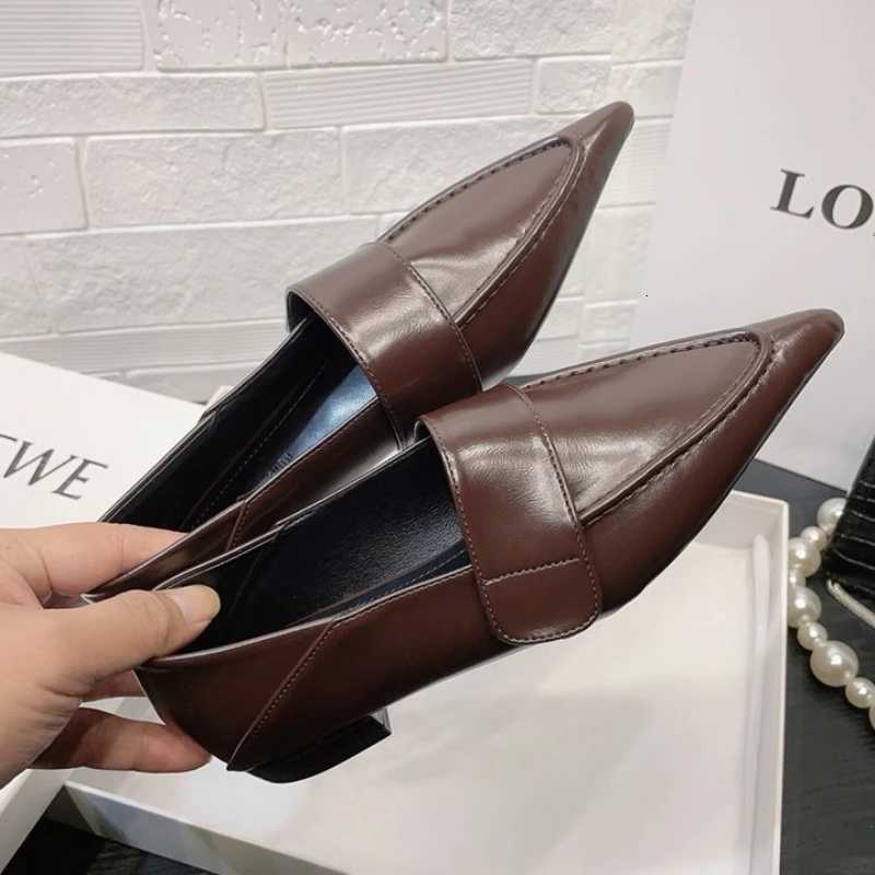 Designer Retro Womens Fashion Shallow Mouth Office Shoes Spring and Autumn Elegant Square Low Heel Womens Shoes W250910