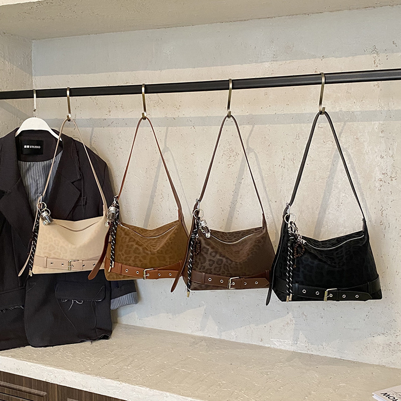 Free shipping designer High-end Single Shoulder Bag for Women Vintage Matte Large Capacity Tote Bag Versatile Commuter Bag Crossbody Bag