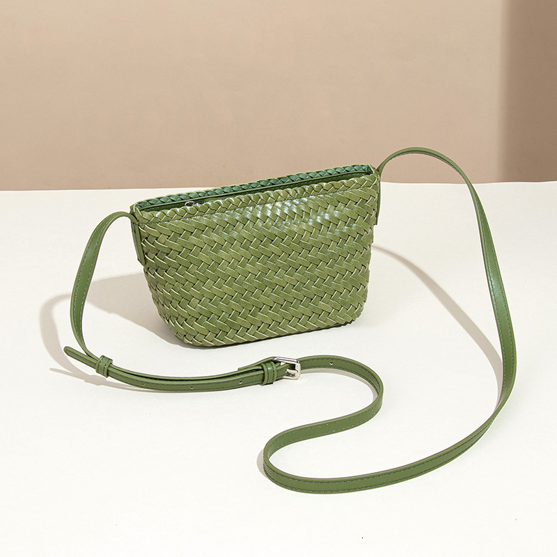 New Women's Cow Leather Single Shoulder Crossbody Small Boat Summer Versatile Phone Woven Dumpling Bag