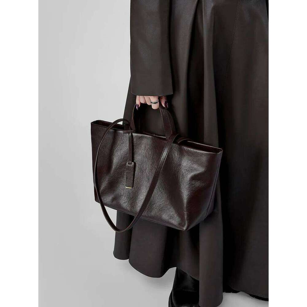 Designer Bags Woman Shoulder Soft Leather Large Capacity Square Fashion Tote Bag Korean Fashionable Handbag Shopping Underarm Bags Hot Selling