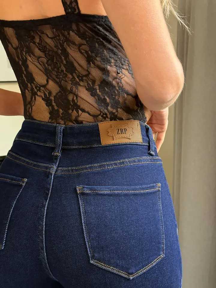 Women High Waist Flared Jeans Bell Bottom Stretch Denim Pants Trendy Slimming and Elongating Fit for Casual and Party Wear Z250910