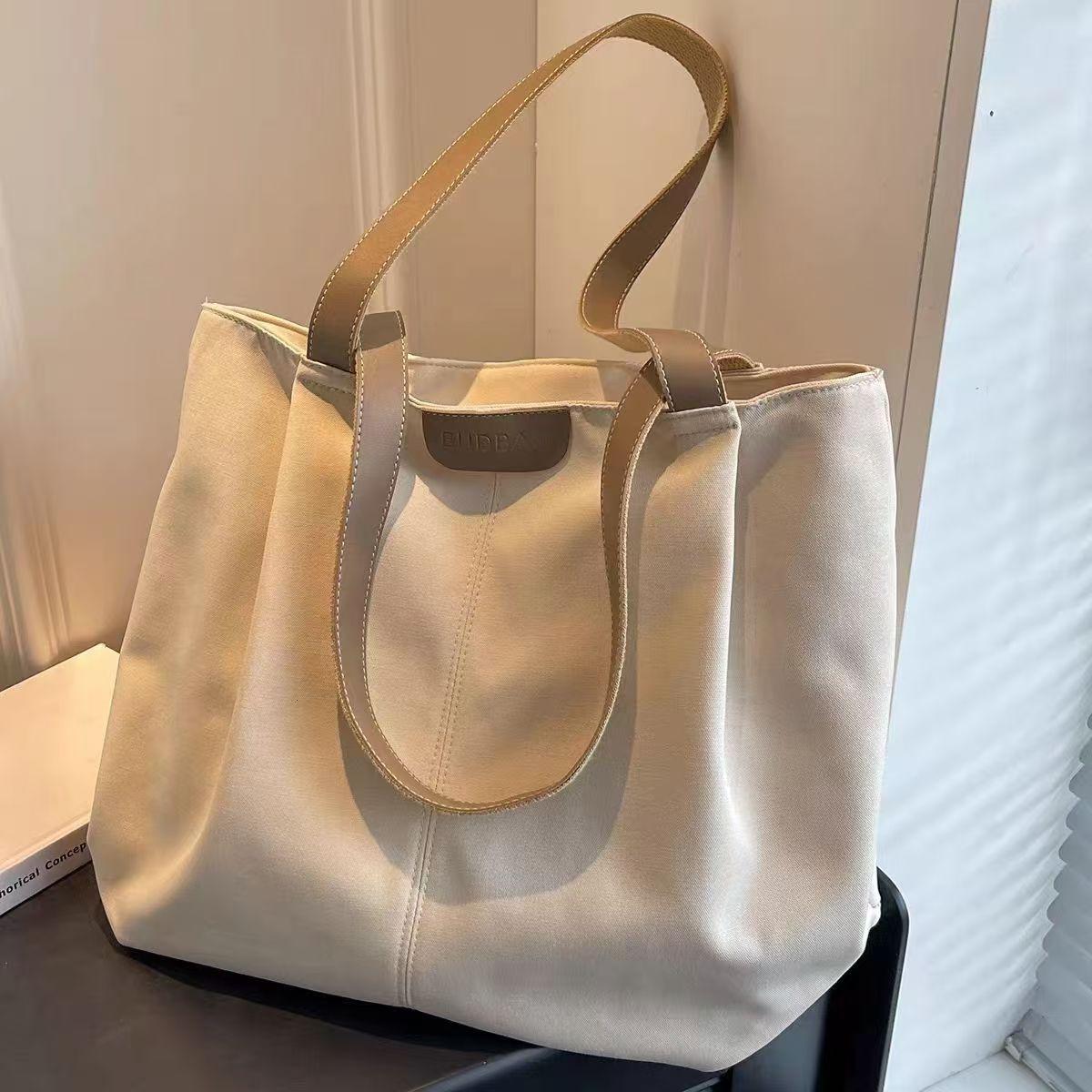 2025 Designer's New Handbag Commuter Shoulder Bag
