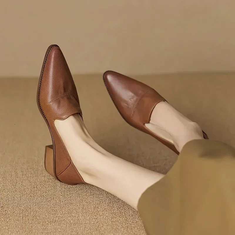 2024 New Spring Women Shoes Pumps Pointed Toe Chunky Heel Comfortable Allmatch Casual Ladies Shoes Genuine Leather Retro Heels W250910