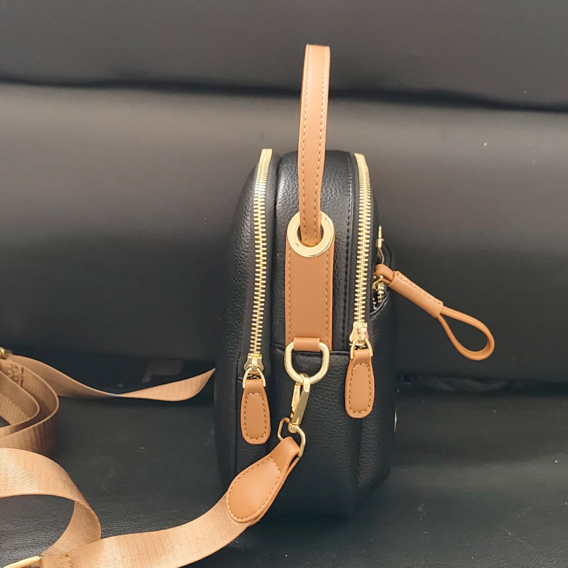 Elegant Casual Handbag for Women Featuring Trendy Aesthetics