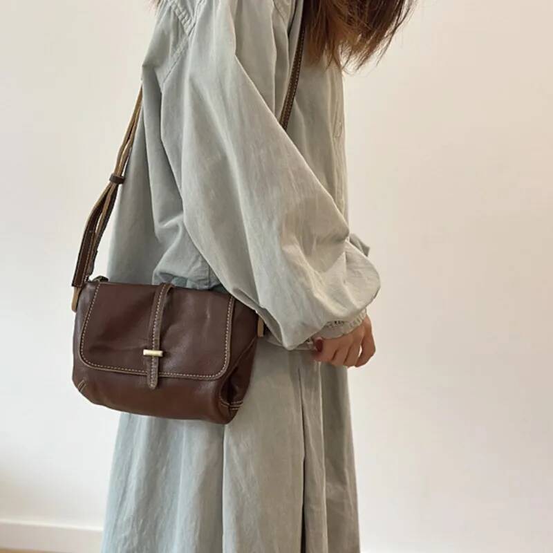 Johnature New Retro Genuine Leather Messenger Versatile Lightweight Women Small Bag Commuter Shoulder Crossbody Bags high-quality
