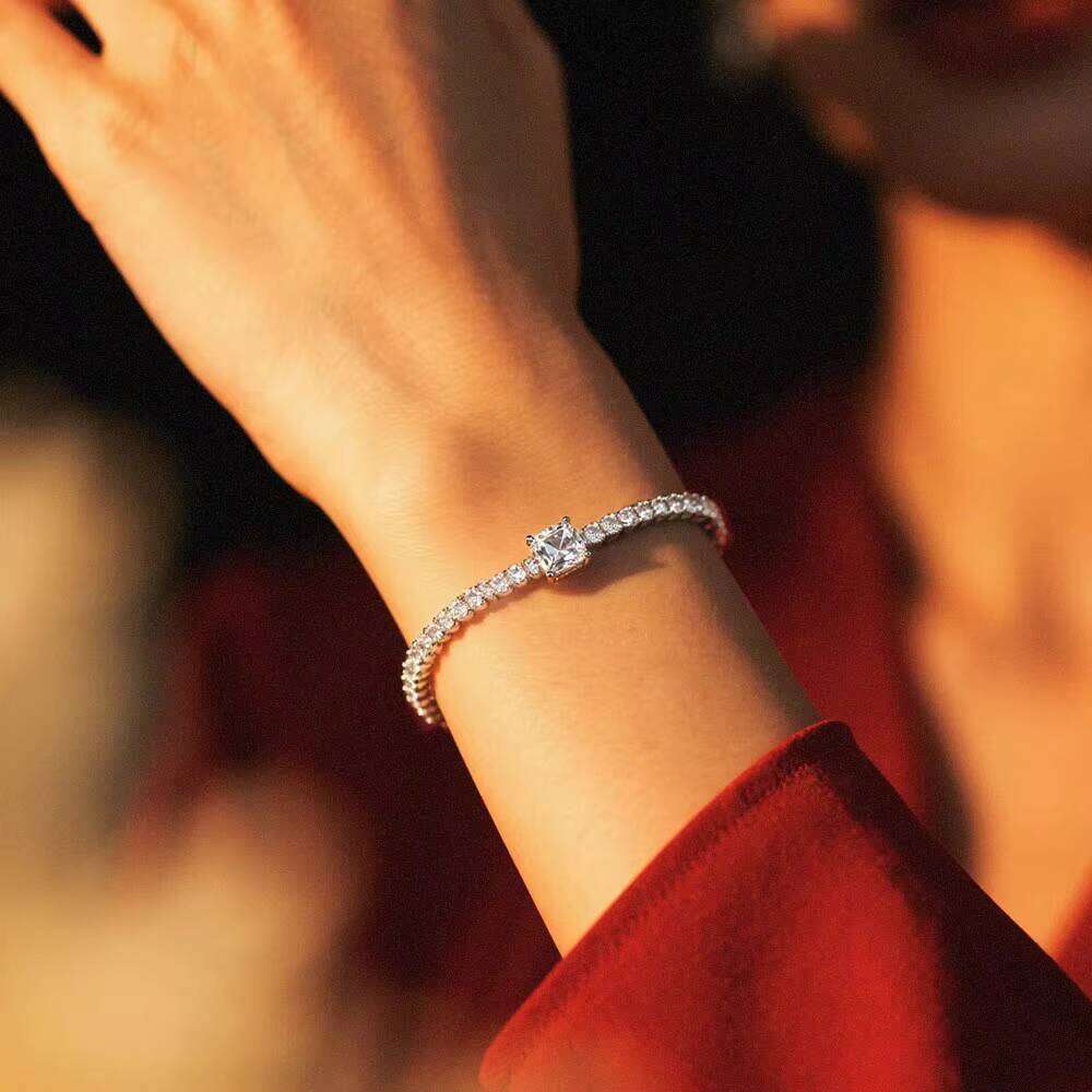 Factory Wholesale Sier Moissanite Bracelet D Color VVS1 Certificate Hip Hop Rubik's Cube Design Elegant Bangles