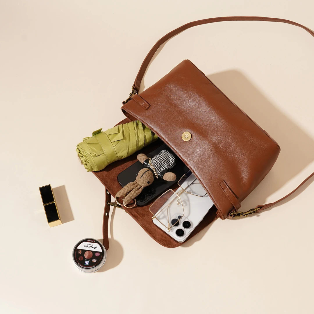2025 New Fashion Small Square Bag Designer Shoulder Bag Multi functional Envelope Bag