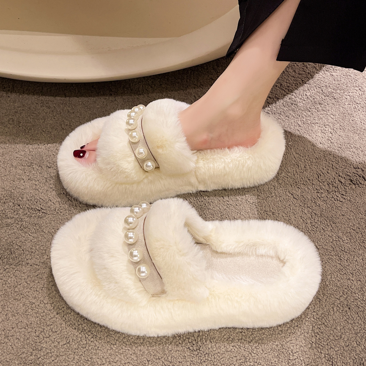 Free shipping Designer Slippers Pearl slippers for womens outdoor wear autumn winter thick soled cotton slippers for home indoor use black