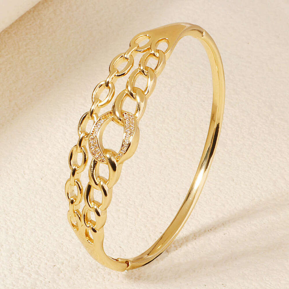 Gold tone designer bracelet for women fashion high-end versatile metal luxury jewelry bullet head moissanite chain full diamond bracelet hollow openin
