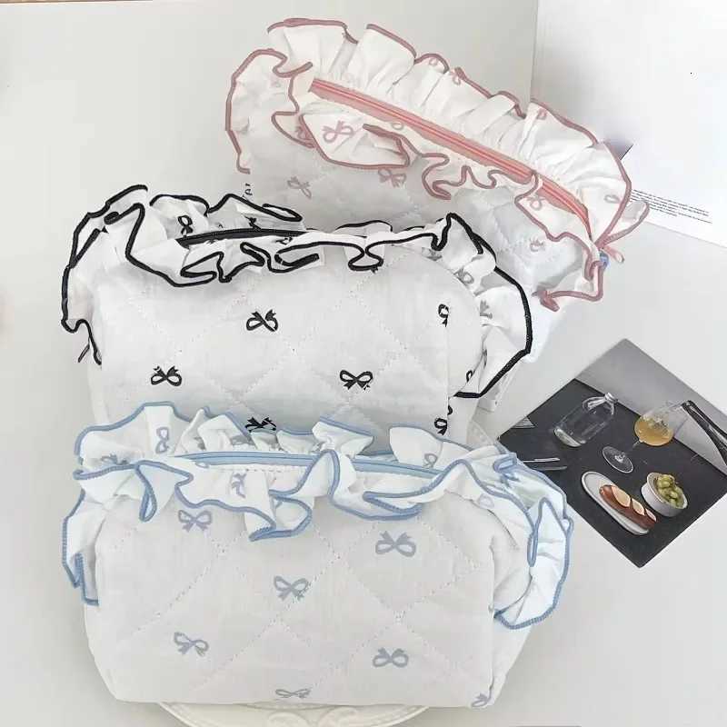 Women Lace Bow Makeup Bag Portable Cosmetic Bag Cute Travel Storage Bag Large Capacity Toiletry Pouch Female HandbagXJ250910