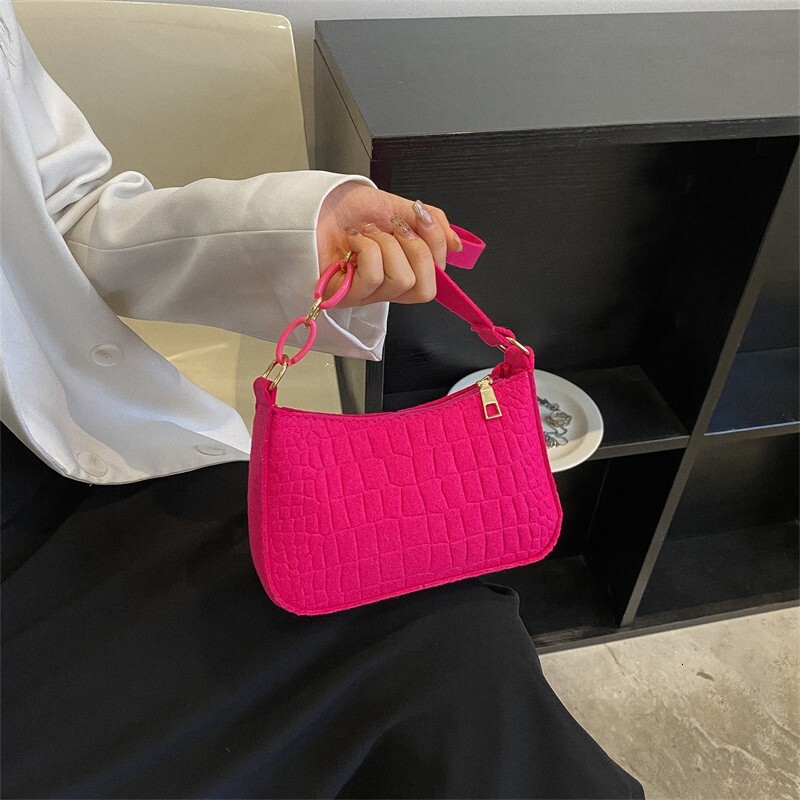 Niche Design Stone Pattern Single Shoulder Bag For Luxury Bag Free Shipping Women Chain Felt Underarm Bag Designer Bag New Crescent Saddle Bag Handbag