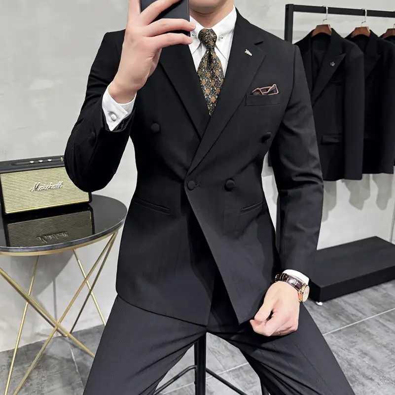 The new Spring 2025 suit set is fashionable stylish and versatile Its a threepiece formal suit suitable for British business W250910