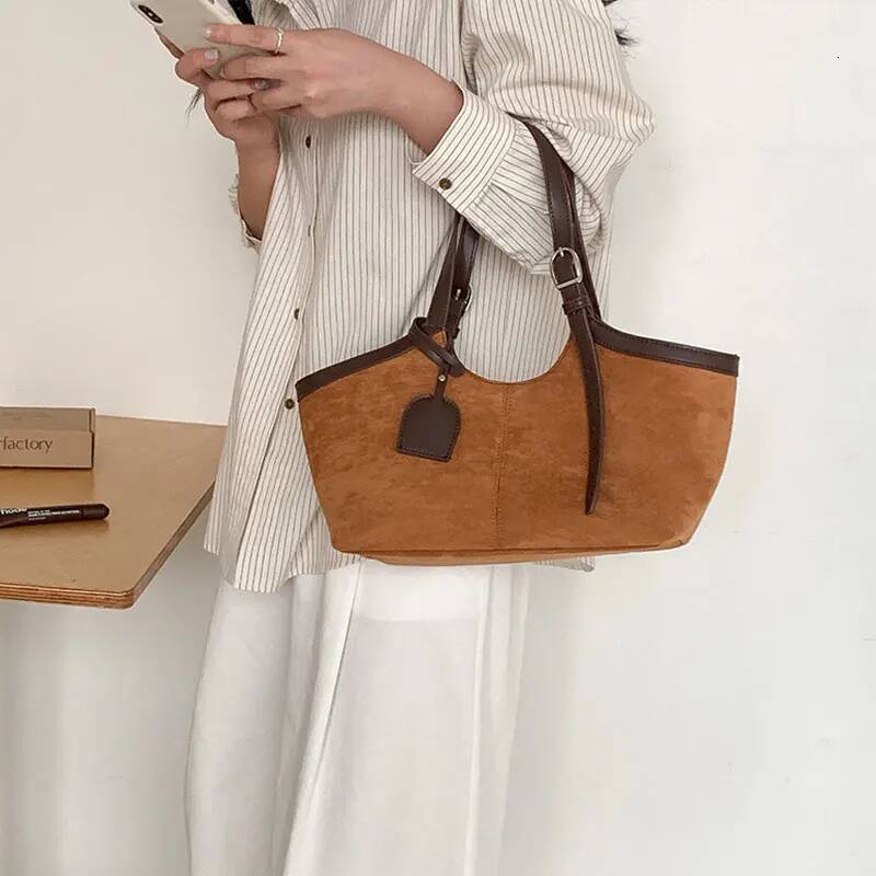 Handbag Autumn And Winter Suede Frosted Shoulder Bag High quality Pu Niche Design Splicing Large Capacity Travel Bag Autumn New Designer Bag