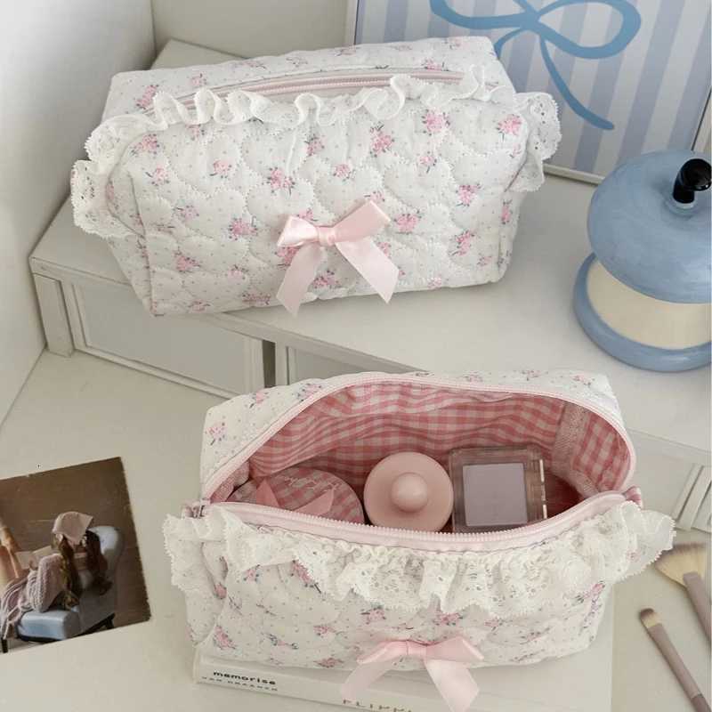 Bow Floral Women Quilted Cotton Cosmetic Bag Sweet Versatile Female Storage Bag Clutch Portable Commuter Ladies Purse HandbagsXJ250910