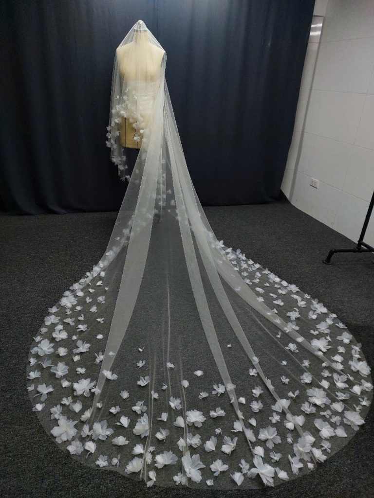 Romantic 3D Floral Wedding Veils One Layer Long Cathedral Length Bridal Veis For Wedding Ceremony Bridal Accessorios Custom Made