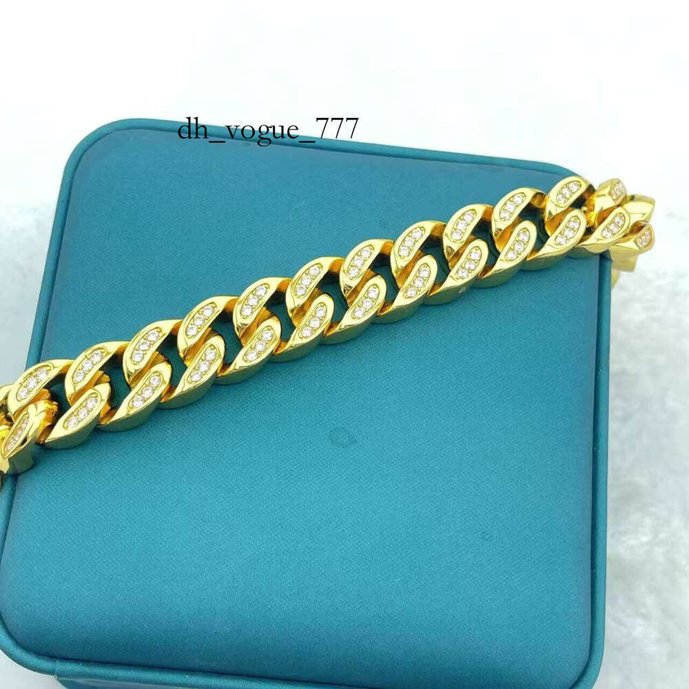 21/5000 Direct Sales From Manufacturer of the Best-selling Punk Rough Flat Inlaid Moissanite Fashionable Simple Bracelet
