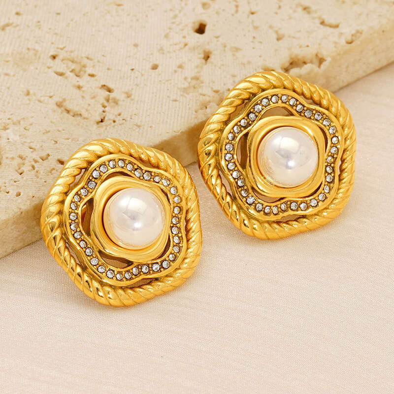 New Titanium Steel for Women INS Style Elegant Niche Design Pearl Studs High-end Rhinestone Earrings