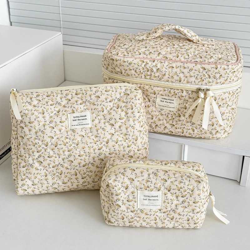 Vintage Corduroy Womens Floral Cosmetic Bag Retro Ladies Travel Storage Bags Handbags Portable Female Makeup Case Clutch PurseXJ250910