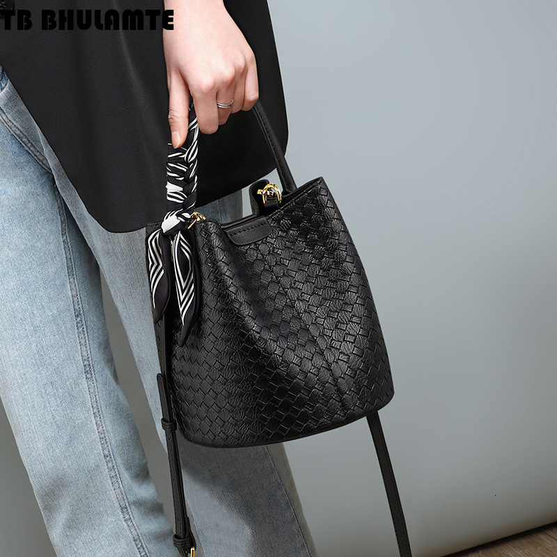 Free Shipping Designer Bag Bucket Bag Women's New Leather Women's Bag Crossbody Small Luxury Bag Bag High-end Woven Bag Handbag