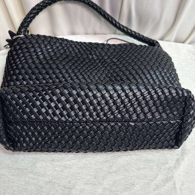 Women Woven Texture Shoulder Bag Lightweight PU Large Capacity Magnetic Clasp Solid Color Glossy For Daily Commute Shopping