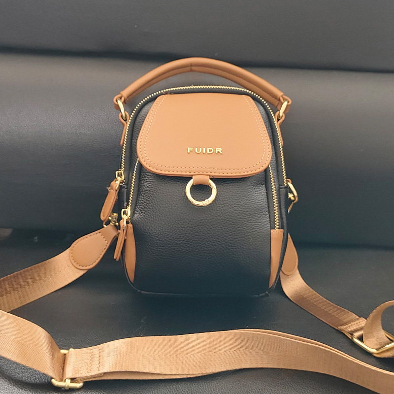 Sophisticated Everyday Handbag for Her: Contemporary Design