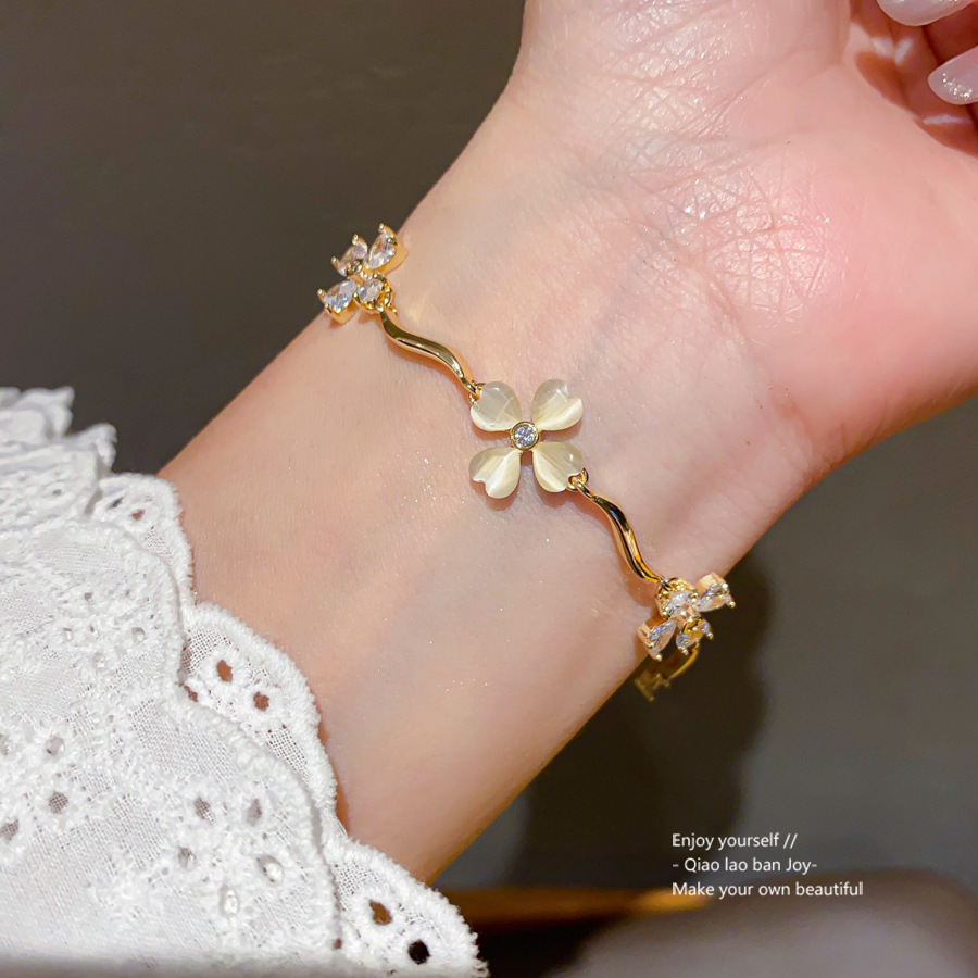 Gold-Tone Bracelet With Mother-of-Pearl Flower & Crystal Floral Accents, Delicate Feminine Style, Perfect For Elevating Daily Elegant Looks & Gifting