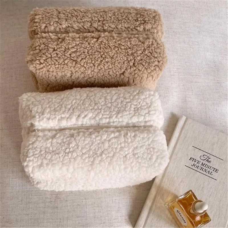 Teddy Velvet Cosmetic Bag Travel Travel Bags for Ladies Winter Make Up Pouches Fashion Jewelry Cosmetic Organizer Gift StorageXJ250910
