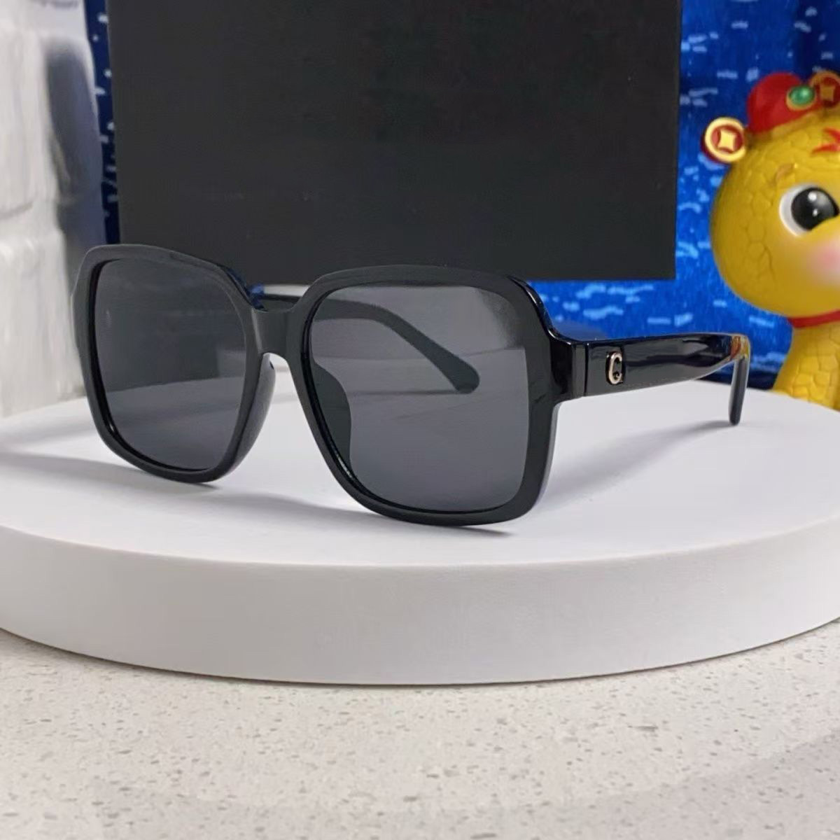 Luxury Designer cat sunglasses for women men fashion Goggle Sun protection for driving Beach shading UV protection polarized glasses gift with box nice