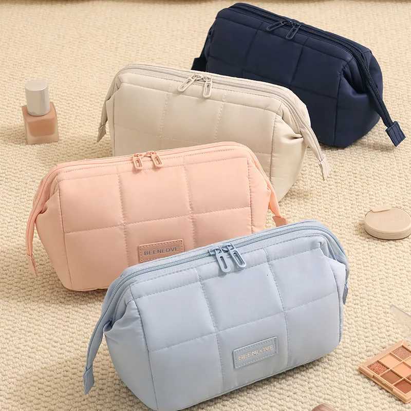 Travel Portable Cosmetics Storage Bag Makeup Organizer Multifunctional Toiletries Handbag Maquillage Cosmetics Organizer BagsXJ250910