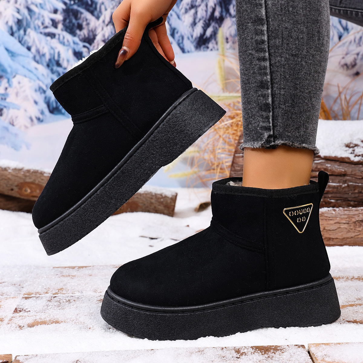 Free shipping Designer Boots Womens winter thick soled anti slip short sleeved cotton boots with added fleece insulation