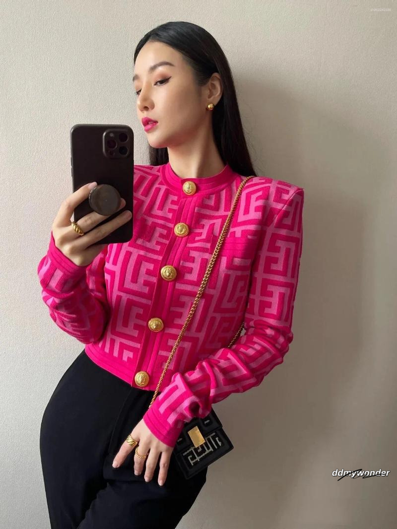 Women's Knits Spring And Autumn Knitted Cardigan Coat Women With Buttons French Chic Top Korean Style Alphabet O-Neck Short Sweaters
