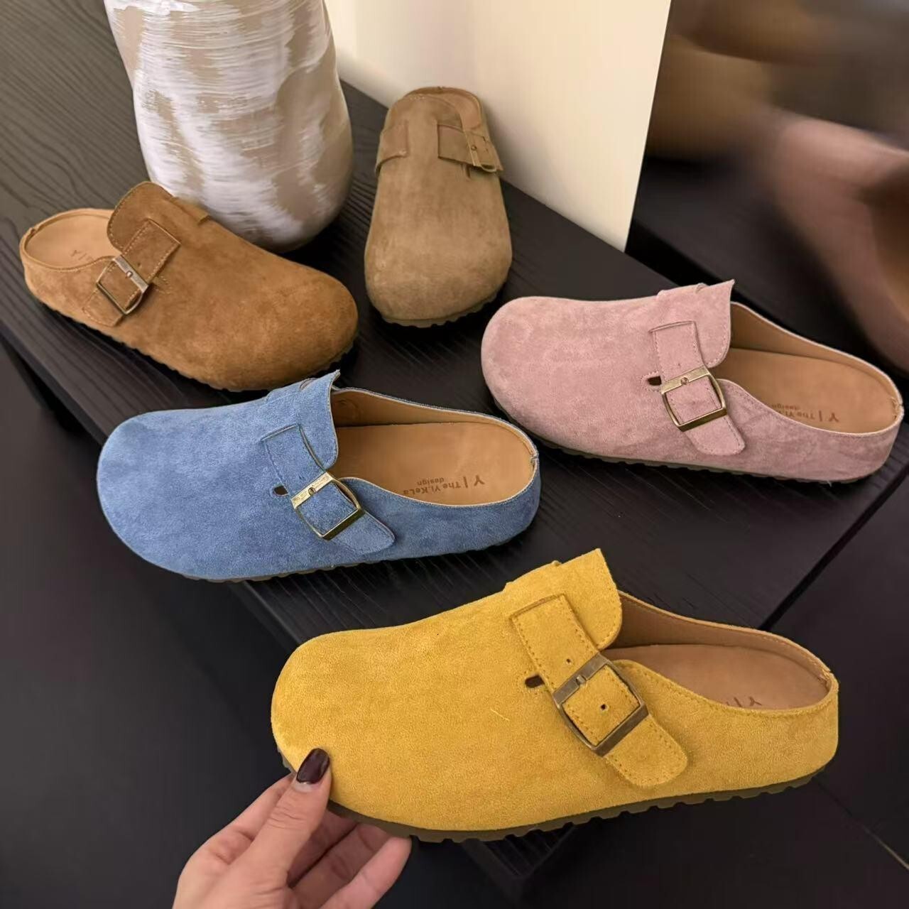 Autumn New Designer Women's Shoes Cute Style New Retro Lazy Thick Bottom Closed Toe Half Slippers Soft Bottom Soft Leather Low Top Slippers