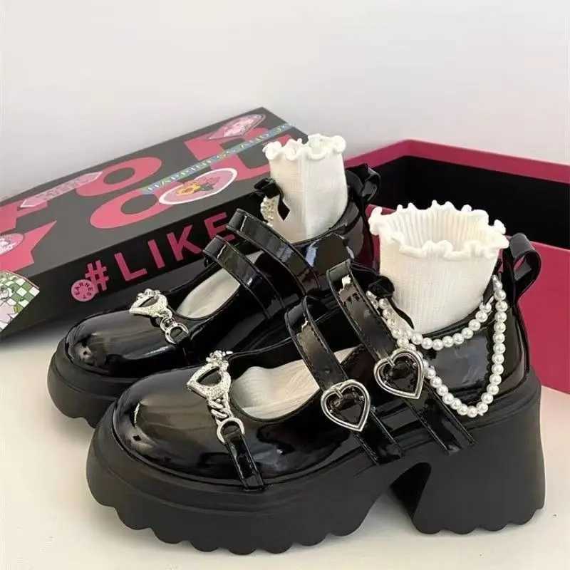 Black Leather Shoes Spring and Autumn Season Metal Chain Sponge Cake Sole Mary Jane Shoes Womens Patent Leather Gothic Style W250910