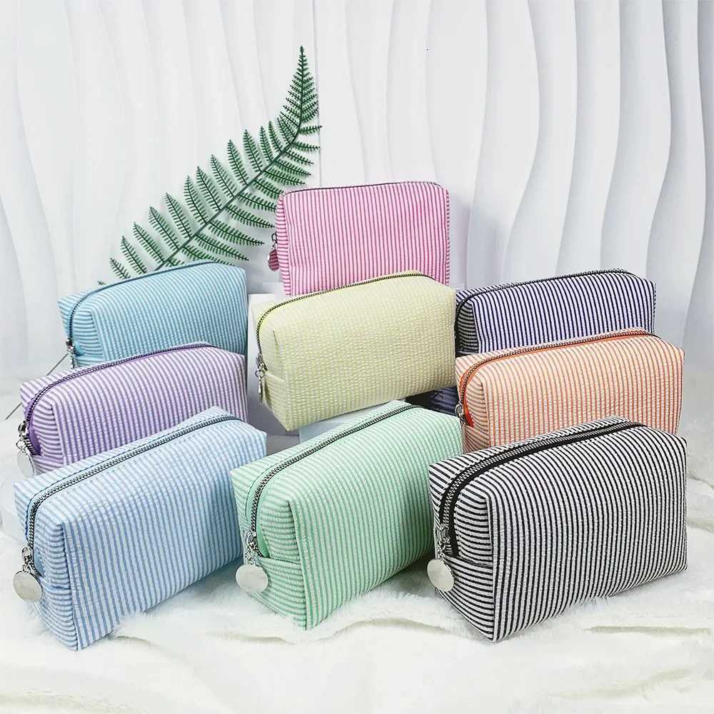 Cosmetic Aesthetic Organizer Storage Pouch Bag for Women Seersucker Stripe Large Capacity Makeup Bag Travel Toiletry PouchXJ250910