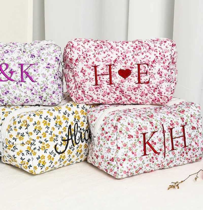 Personalized Flower Makeup Bag for Bridesmaid Custom Embroidered Name Cosmetic Bag Birthday Gift for Girl Christmas GiftXJ250910