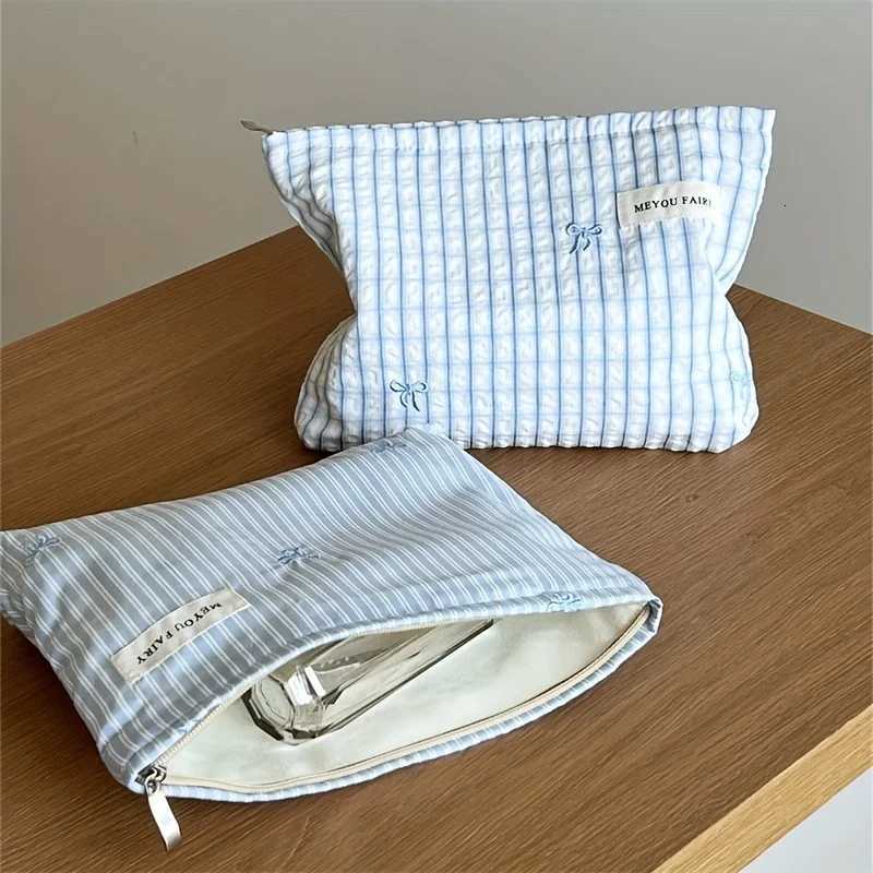 Light Blue Striped Bow Cosmetic Bag Women Travel Makeup Organizer with Zipper MultiUse Toiletry PouchXJ250910