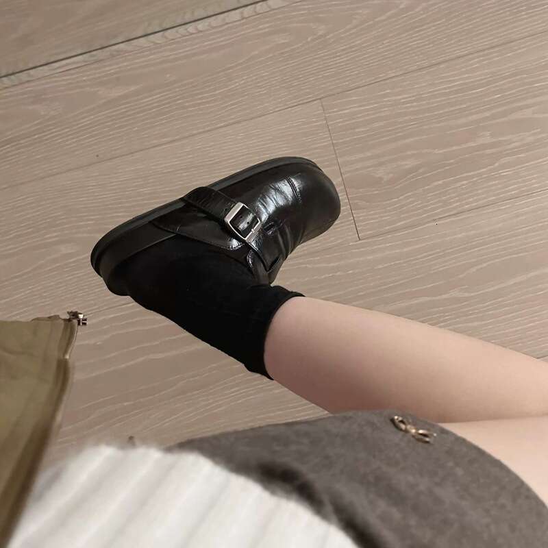 Thick-Soled Shoes for Women New Lazy Slip-On Fashion Belt Designer Shoe Buckle Half Mules Slippers