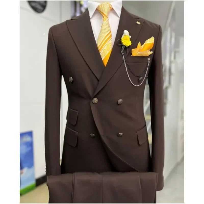 2 Pieces Double Breasted Formal Men Suits Slim FitGroom Tuxedos for Wedding Peaked Lapel Custom Male Blazer Prom Daily Wear W250910